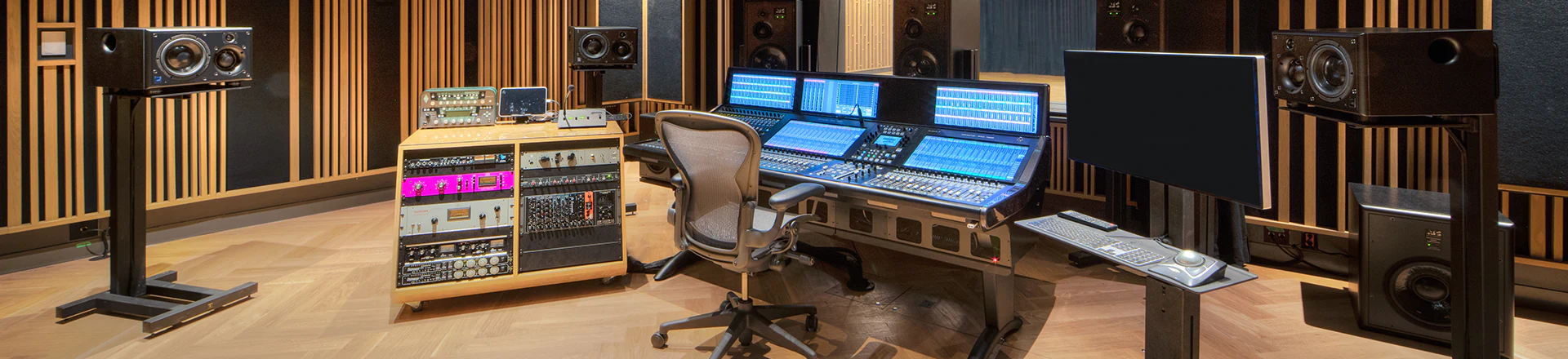 IsoAcoustics zapewniło profesjonalną wibroizolację akustyczną dla Deane Cameron Recording Studio w Massey Hall