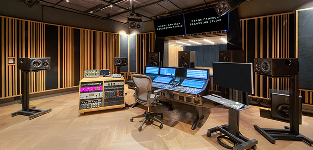 IsoAcoustics zapewniło profesjonalną wibroizolację akustyczną dla Deane Cameron Recording Studio w Massey Hall