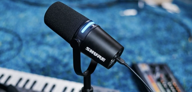 Nowa odsłona podcastowego mikrofonu Shure - model MV7+ 