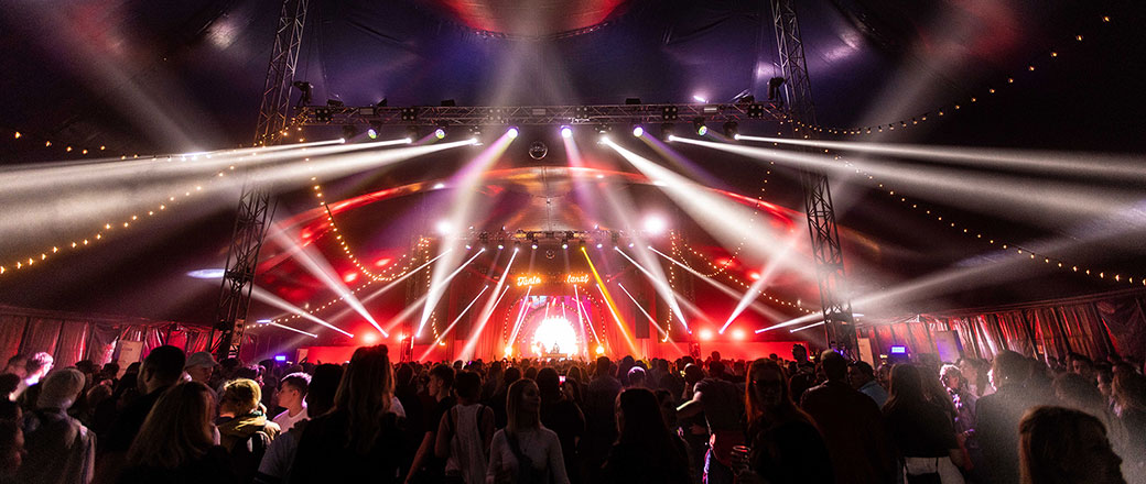 Tante Mia Tanzt - Electro Festival rozświetlony przez Cameo OTOS