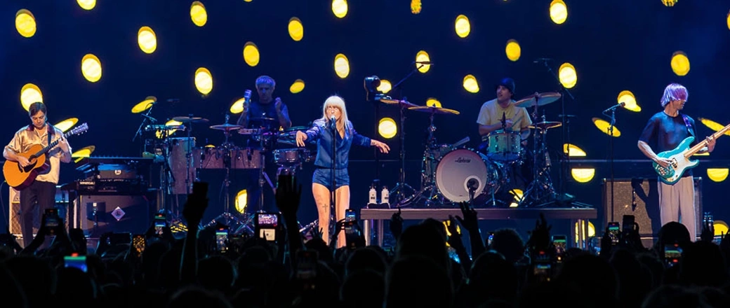 Trasa koncertowa Paramore oświetlana przez Robe