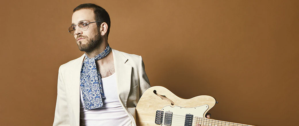 Theo Katzman już za tydzień zagra w warszawskich Hybrydach