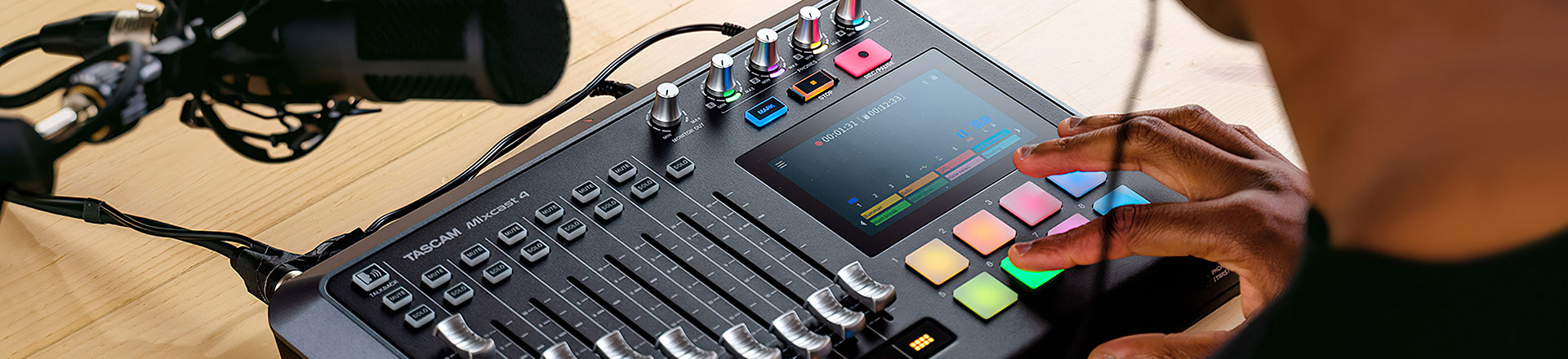 Tascam Mixcast 4 - kompleksowa stacja do produkcji podcastów
