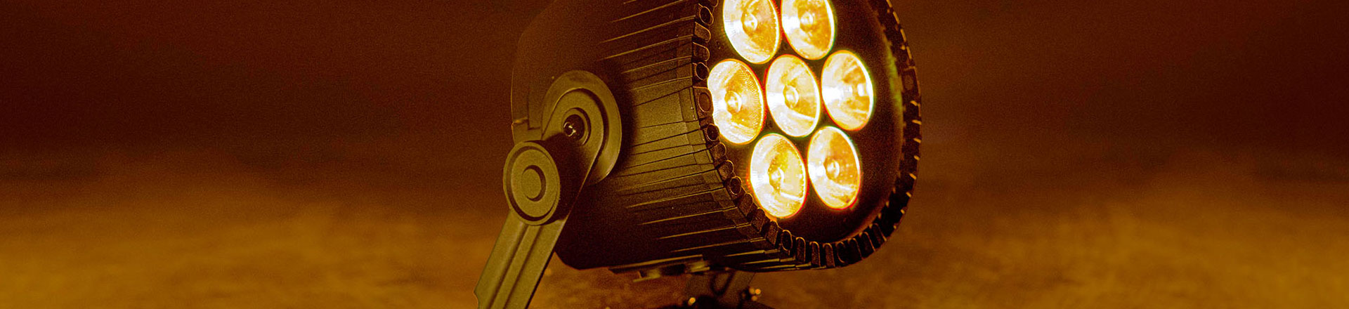 AX9 PowerPAR – wielofunkcyjny PAR LED od Astera