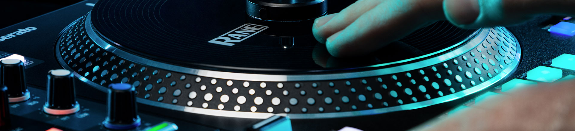 RANE ONE - Zmotoryzowane talerze gramofonowe w kontrolerze DJ? To możliwe!