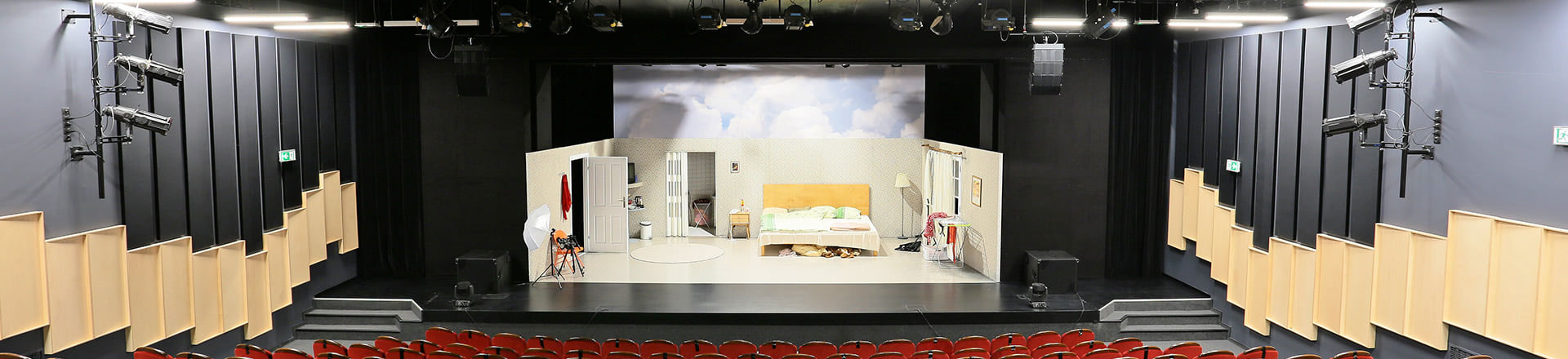 Sala WDK Kielce najnowszym projektem oświetleniowym P.S. TEATR