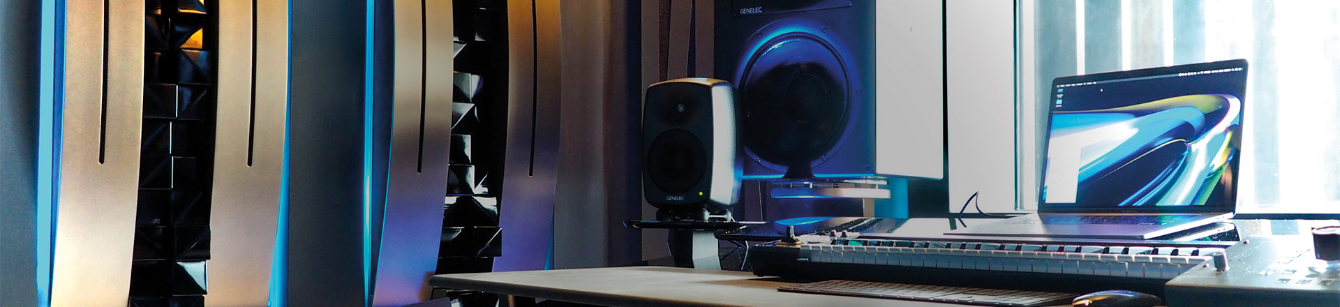Monitory Genelec w wakacyjnym studio Hardwella w Curacao