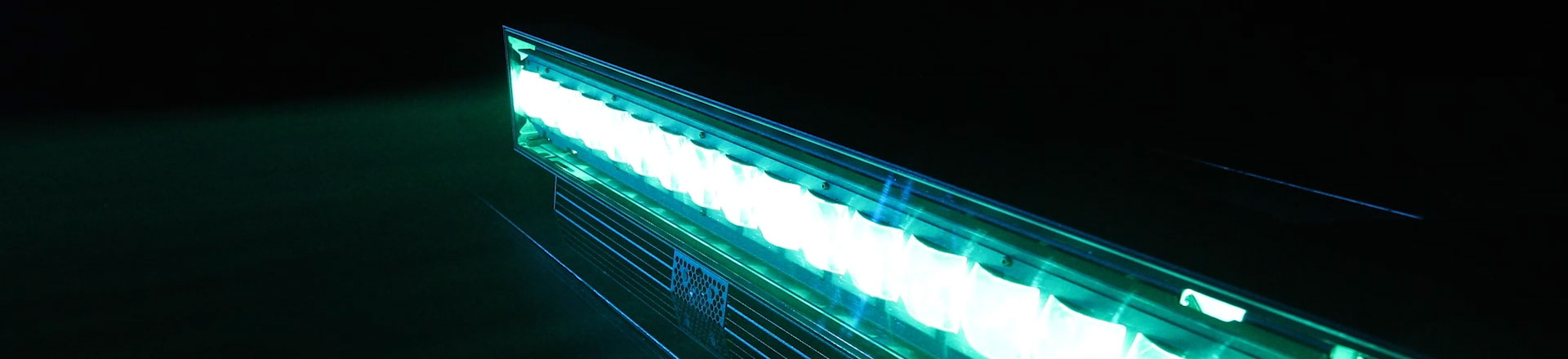 Ciekawa kurtyna świetlna LED od GLP. Impression X5 IP Bar.