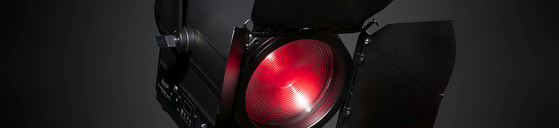 Elation rozszerza serię urządzeń „Key Light” o KL Fresnel 8 FC