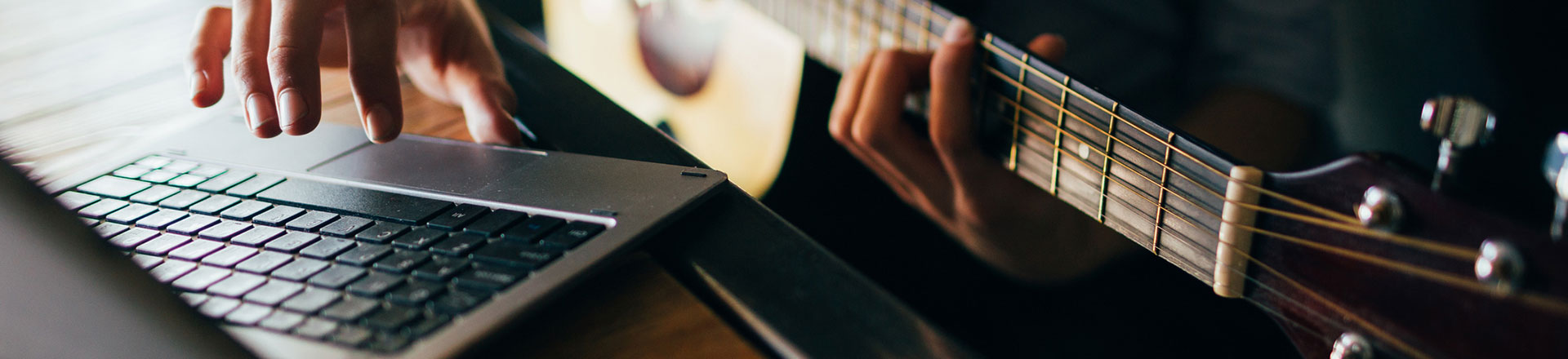 Gitara w czasach pandemii - nie marudź, korzystaj z okazji!