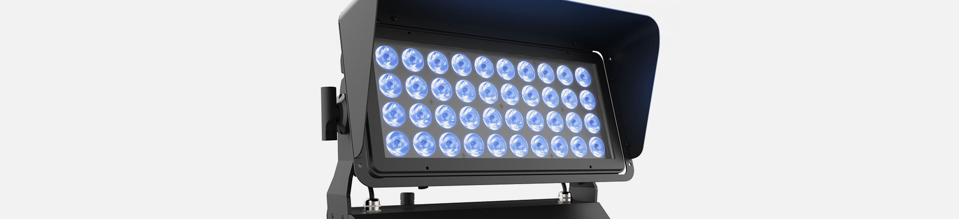 Wydajny naświetlacz LED (Briteq BT-CHROMA 800) do wielu zastosowań