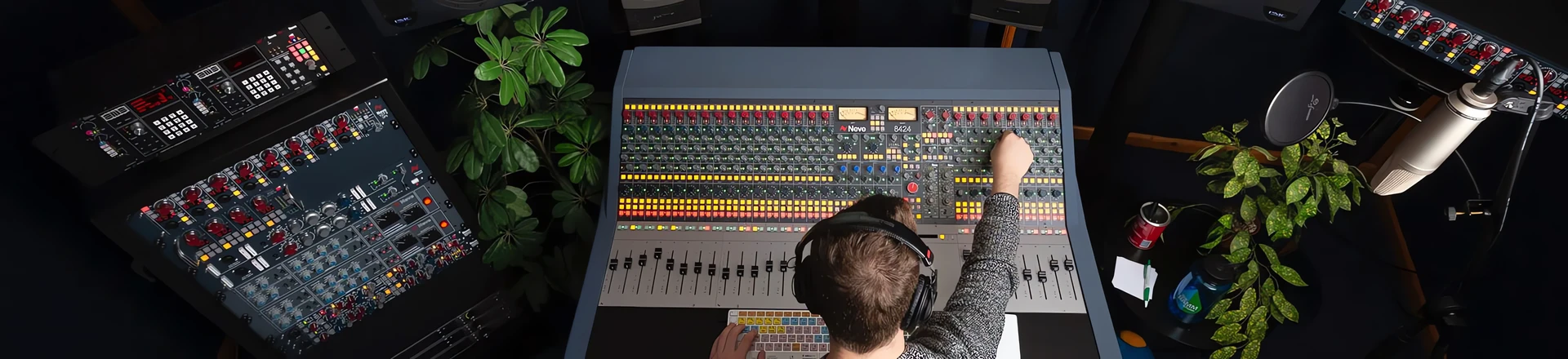 AMS Neve 8424 - Nowocześnie, ale z wyśmienitym rodowodem