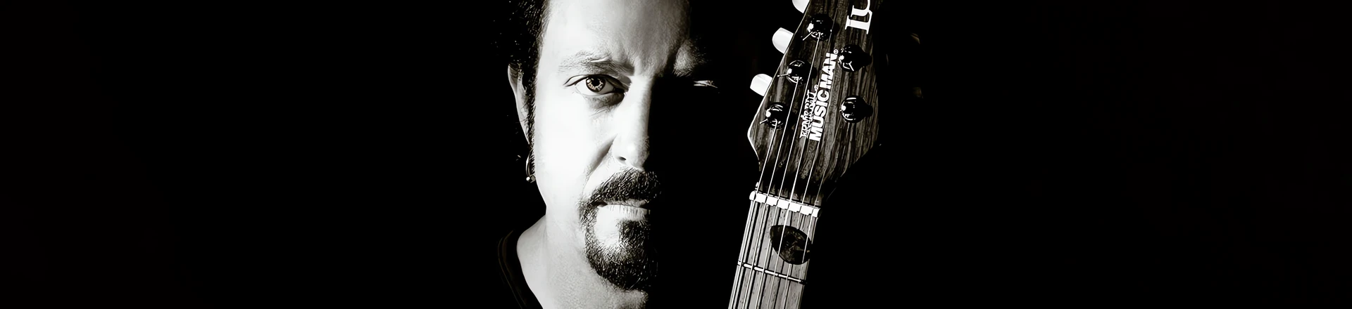 Music Man oraz Steve Lukather prezentują specjalny model LIII