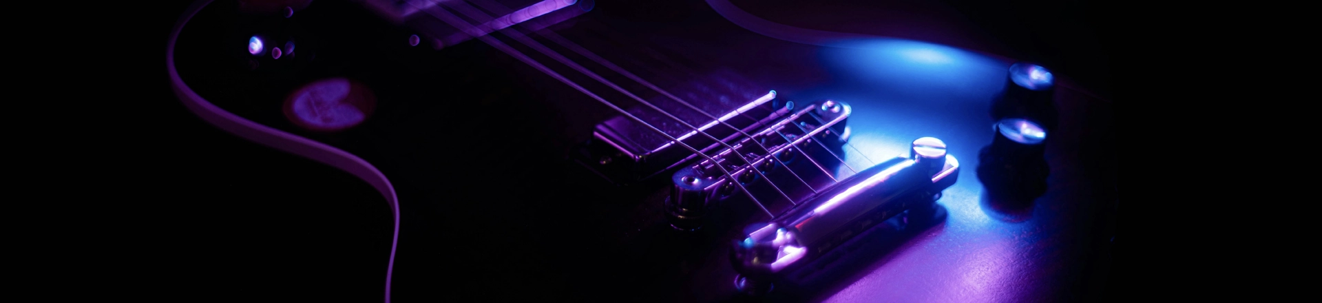Czy 15 lat to dobry wiek na naukę gry na gitarze elektrycznej? Jak zacząć przygodę z tym instrumentem?