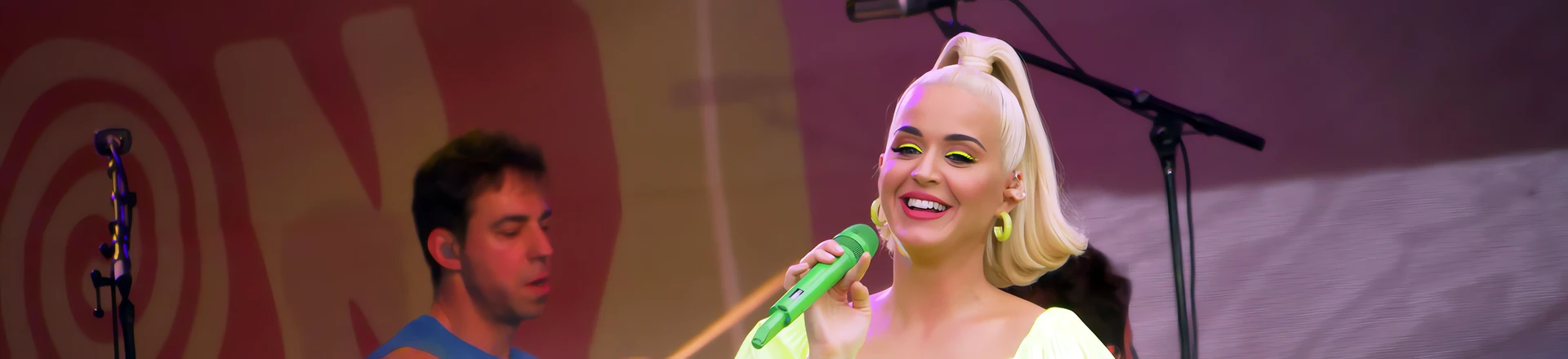 Koncert Katy Perry nagłośniony systemami liniowymi RCF HDL 20-A