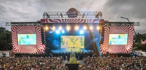 Najazdy kablowe Defender od Adam Hall na festiwalu Sziget