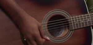 Piękna gitara jumbo z elektroniką Fishmana. Luna Guitars