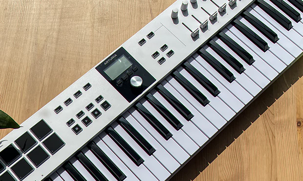 Test klawiatury sterującej Arturia Keylab Essential mk3