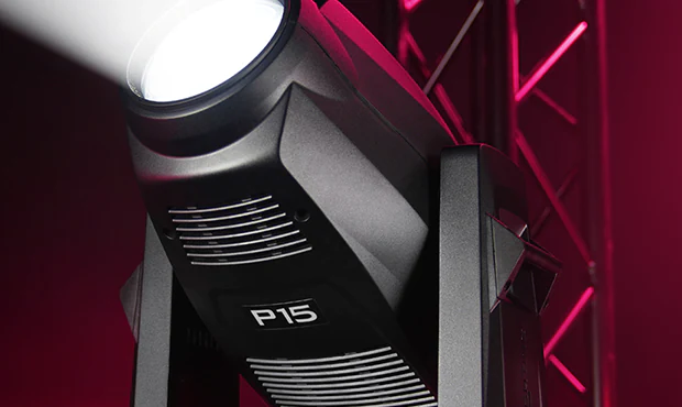 JB Lighting P15 Profile - potężna oprawa w trzech odmianach