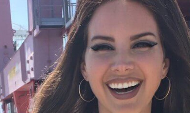 Lana Del Rey z poetyckim debiutem