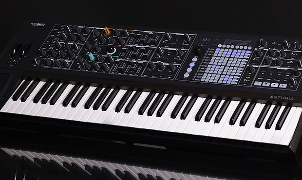 Syntezator w mrocznej oprawie, czyli PolyBrute Noir od Arturia