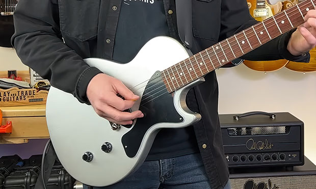Billie Joe Armstrong znów łączy siły z firmą Gibson