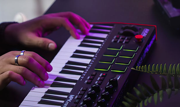 MPK mini Plus - Nowe mini od AKAI, ale z plusem