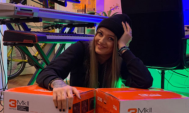 KYOKU wybrała monitory odsłuchowe JBL 306P MKII