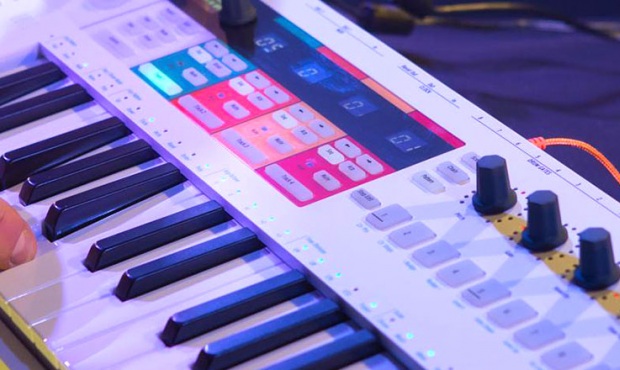 Arturia ogłasza kontroler MIDI KeyStep Pro!