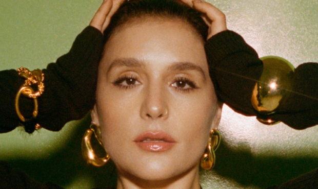 Zobacz klip "Save a Kiss" Jessie Ware