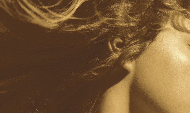 Taylor Swift prezentuje "Fearless"