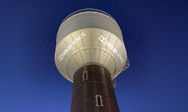Cineplex Cinetower w Alsdorf przyciąga uwagę nowym oświetleniem