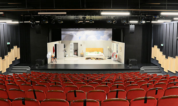 Sala WDK Kielce najnowszym projektem oświetleniowym P.S. TEATR