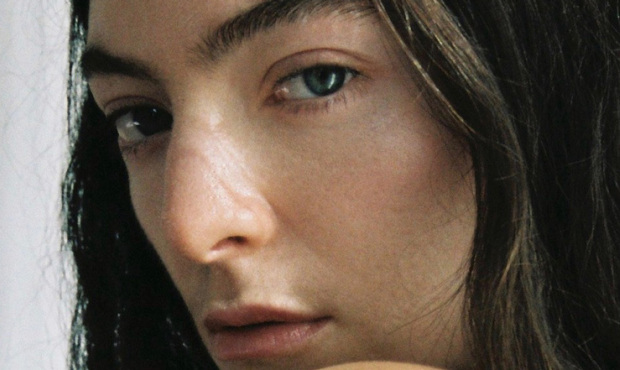 Lorde odkrywa kolejne karty singlem „Stoned At the Nail Station”