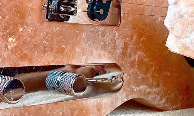 Gitara z soli? Burls Art podejmuje wyzwanie
