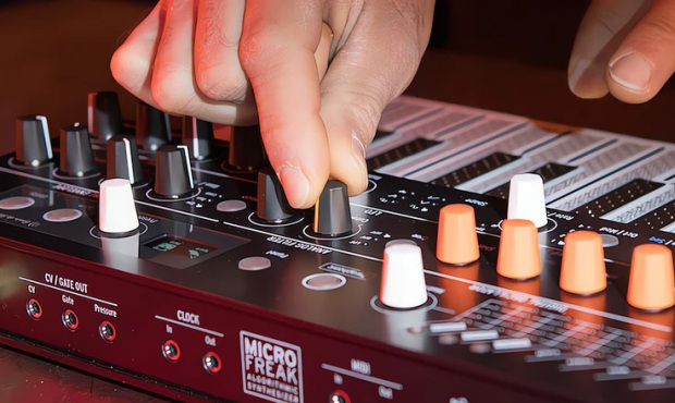 Arturia wypuszcza nowy firmware V5 do MicroFreaka