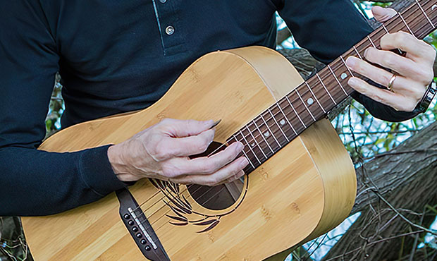 Egzotyczne drewno i klasyczny design od Luna Guitars