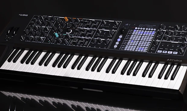 Syntezator w mrocznej oprawie, czyli PolyBrute Noir od Arturia