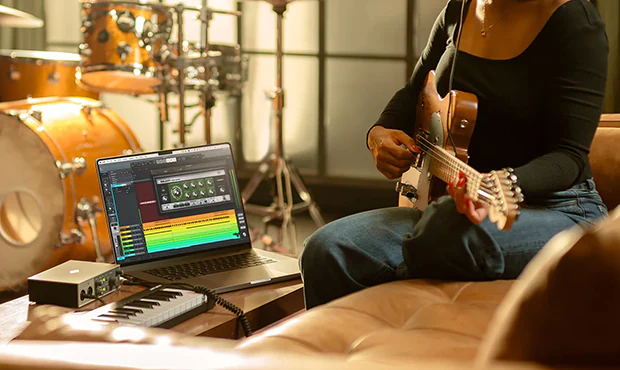 Universal Audio LUNA 1.9 - DAW wzbogacony o funkcje AI
