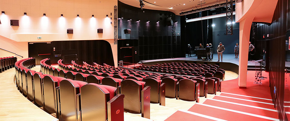 UMCS Chatka Żaka rozświetlona przez P.S. TEATR