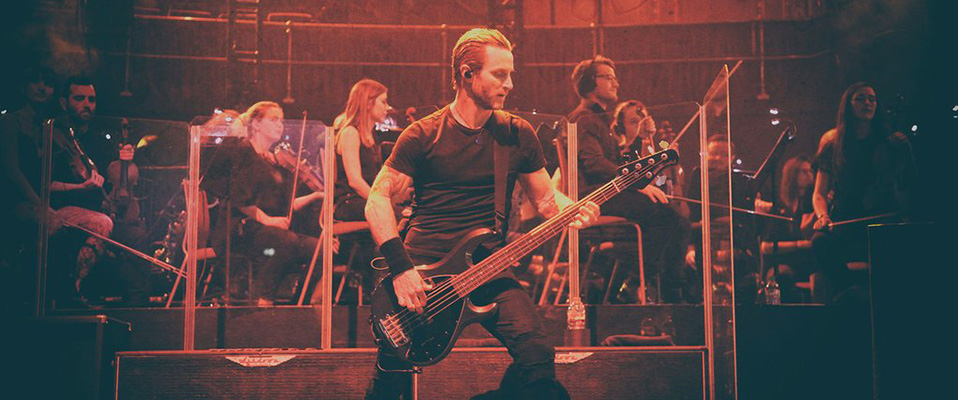 Wzmacniacze basowe Ashdown na koncertowym DVD Alter Bridge