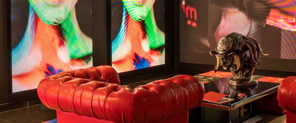 Niesamowity showroom wyposażony w nagłośnienie Ecler