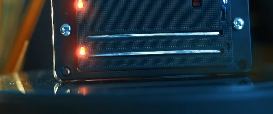 Przystawka-octaver kontrolowana przez Bluetooth