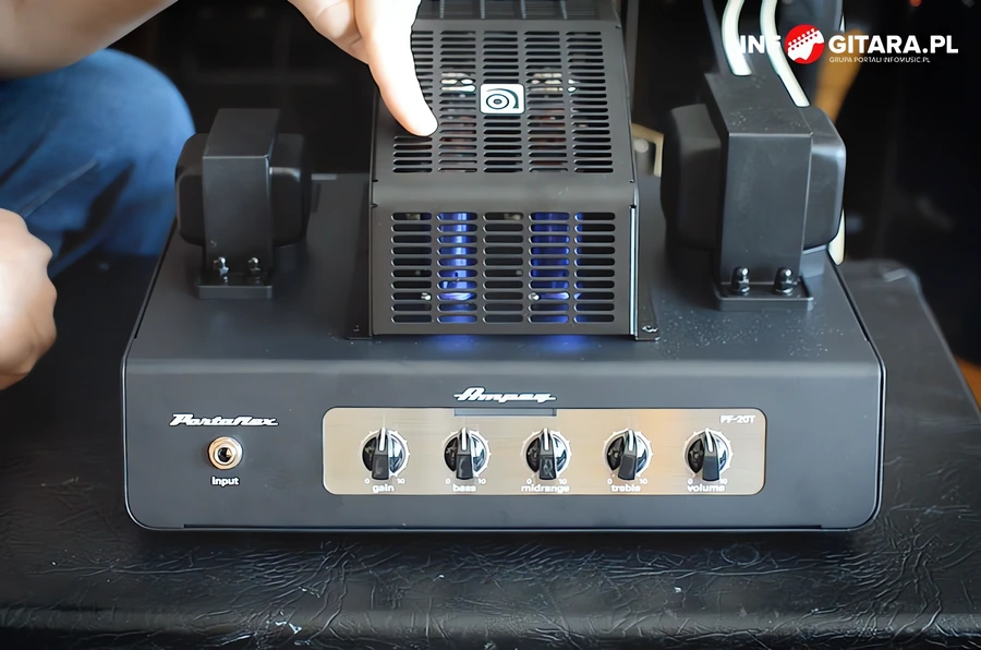 ベース Ampeg PF-20T TEST: Ampeg Portaflex PF-20T - INFOMUSIC.PL