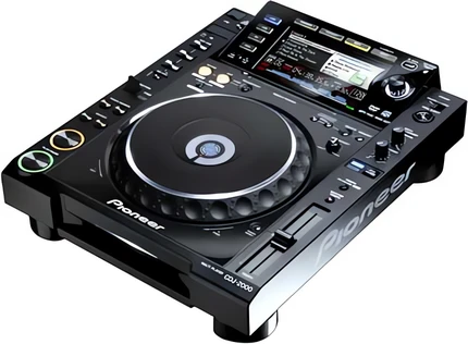 全信頼を寄せる Pioneer CDJ 2000 - DJ Bert powiedział - INFOMUSIC.PL DJ機材