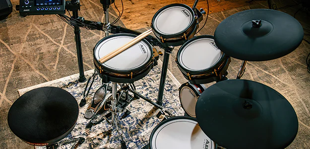 Alesis Strata Core - nowa konkurencja dla Rolanda?