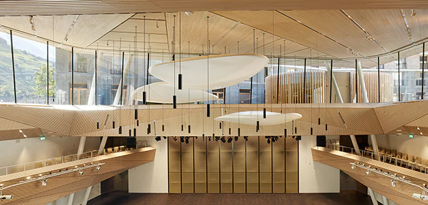 AMADEUS Active Acoustics w dystrybucji Commercial Audio