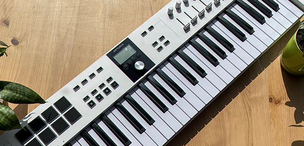 Test klawiatury sterującej Arturia Keylab Essential mk3