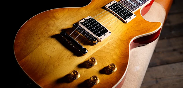 Gibson i Slash serwują nam gitarowy old school