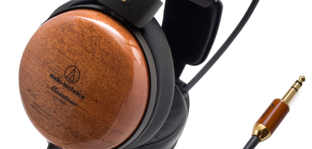 Dwunasty model drewnianych słuchawek